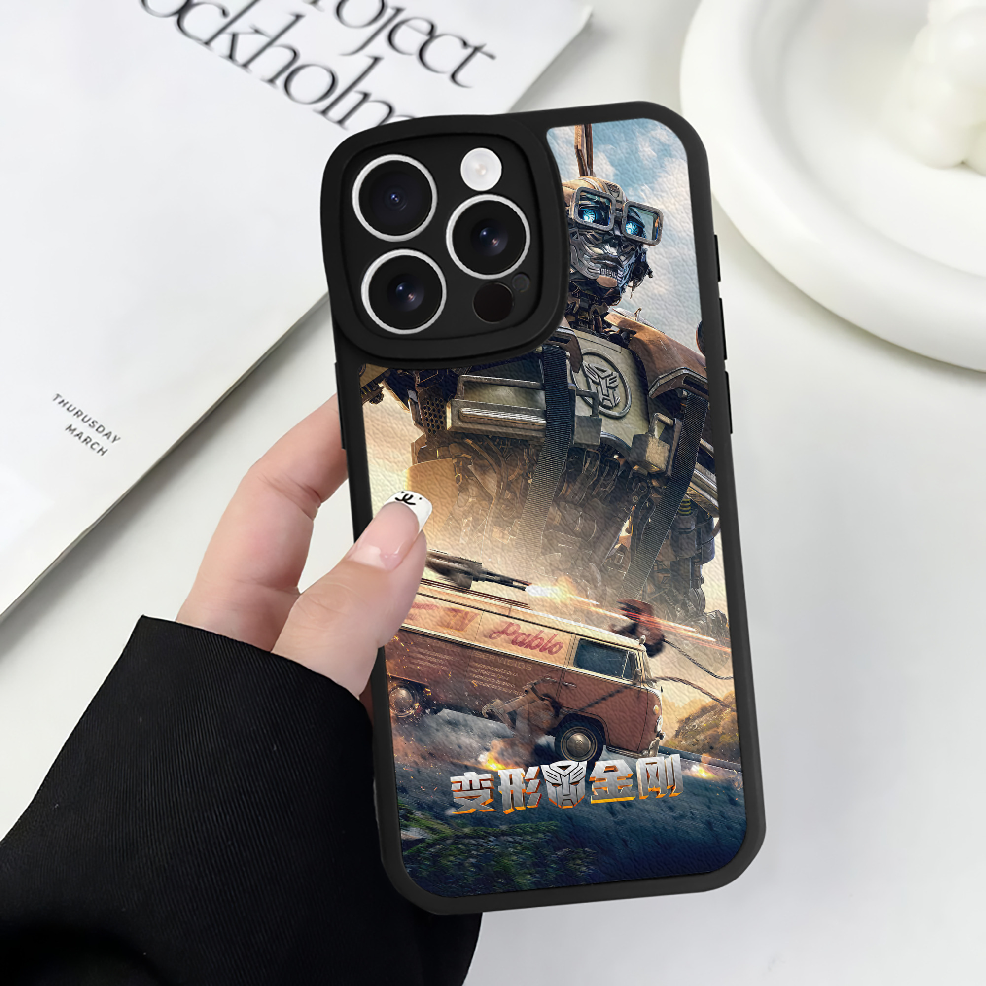 （画像用） Transformers トランスフォーマー 【iPhone 16シリーズ対応】シリコンスマホケース（レザー調） 材質：シリコン
